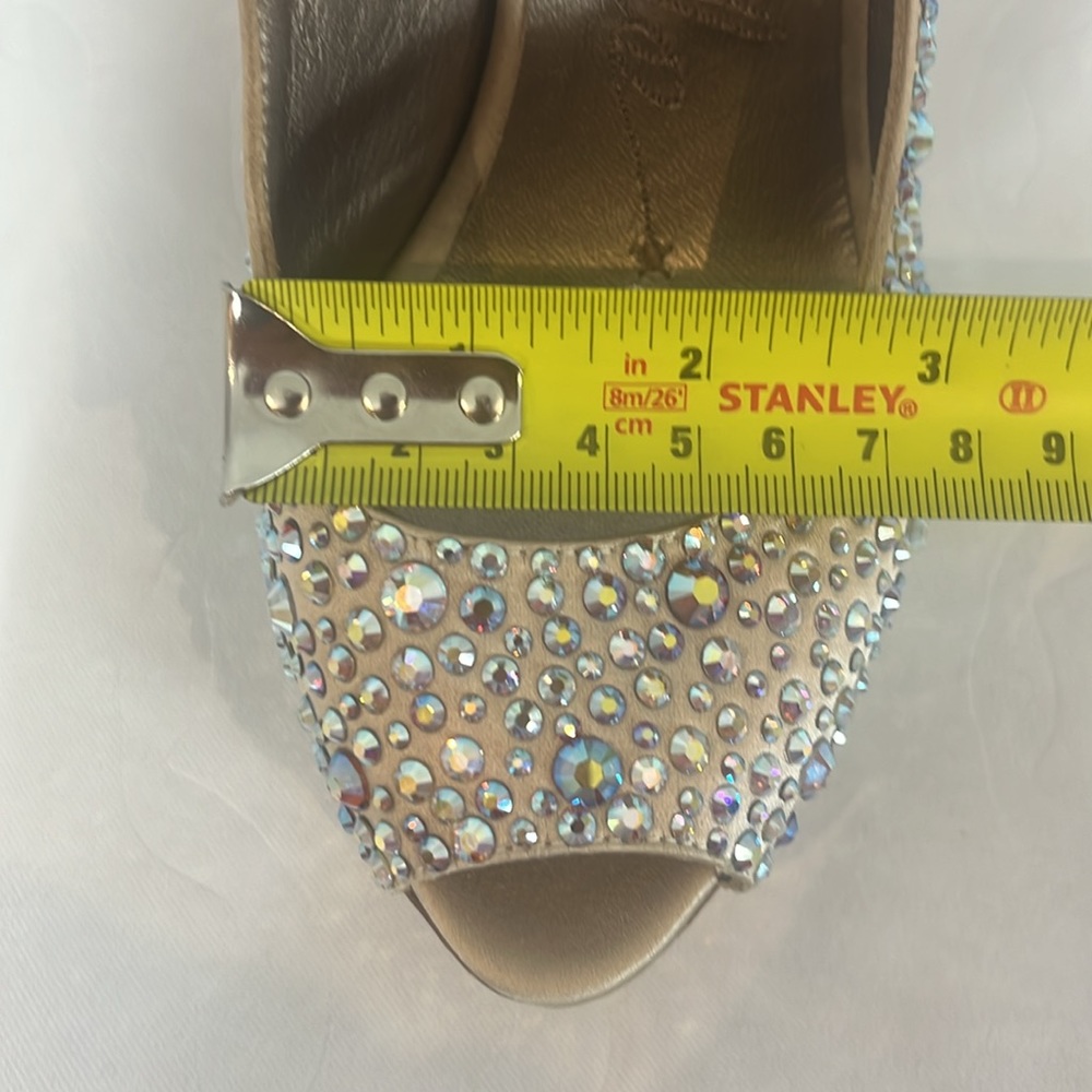 Le Silla Crystal Limited Platform Sandal - Picture 15 of 17